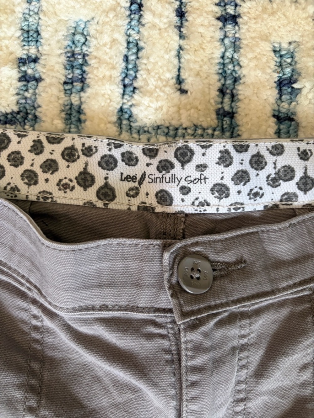 Lee Women's Cargo Shorts in Gray - Picture 2 of 3